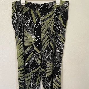 Leaf print capris